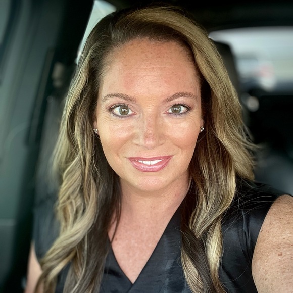 Meet your Posher, Sarah - Picture 1 of 11